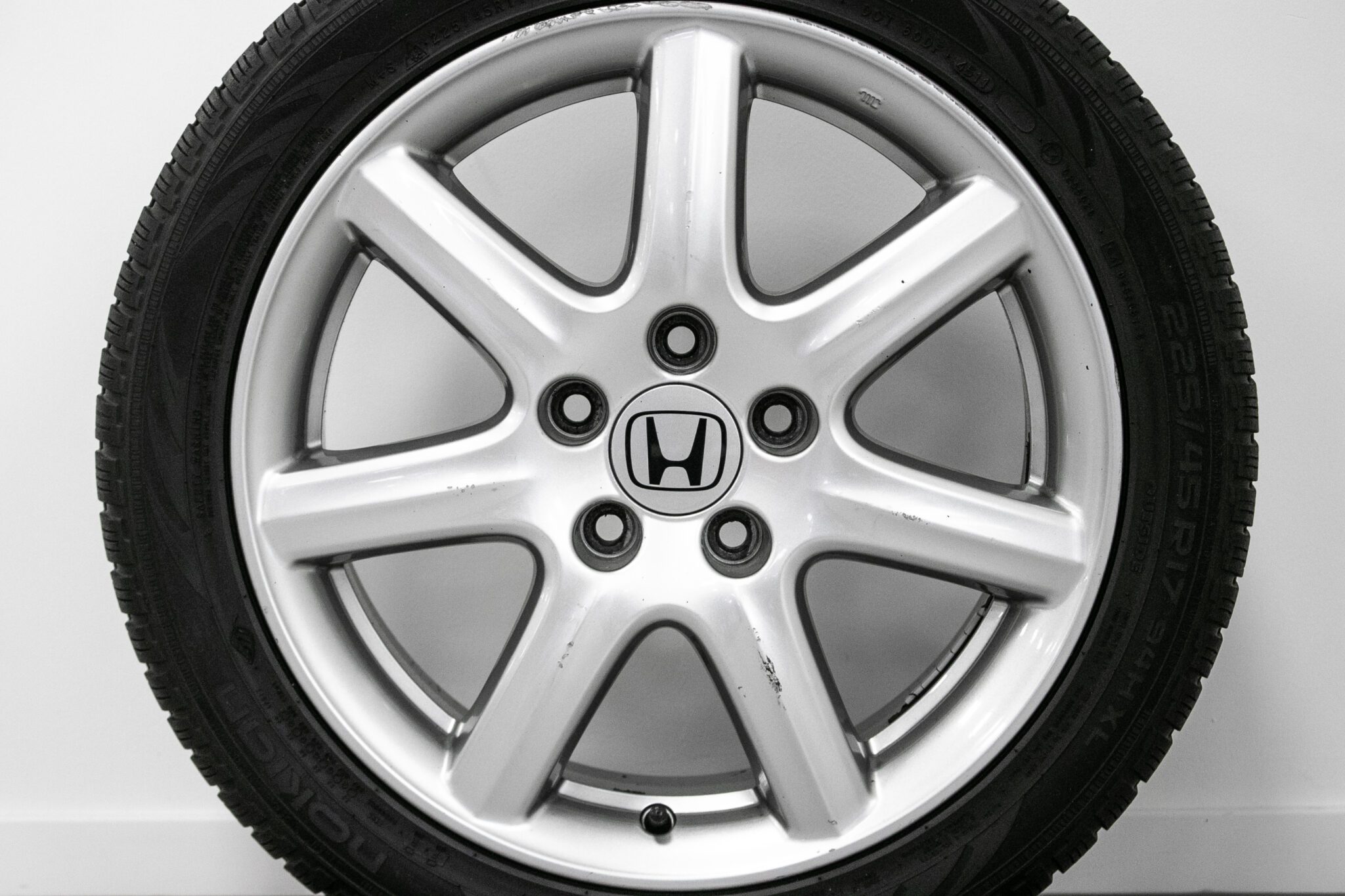 17" Winterwielen voor de Honda Civic ('12-'17)
€399,-
Gebruikt. Profieldiepte: 6.2mm - 6.5mm